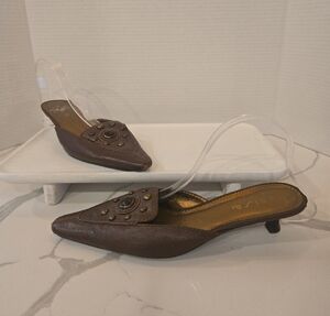 Leather Studded Embellished Pointed Toe Kitten Heel Mules Brown Size 8.5